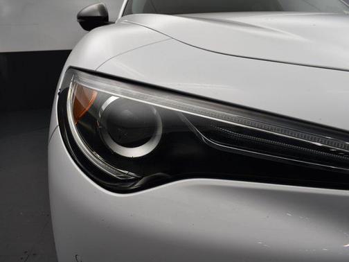 Alfa White 2018 Alfa Romeo Stelvio Sport