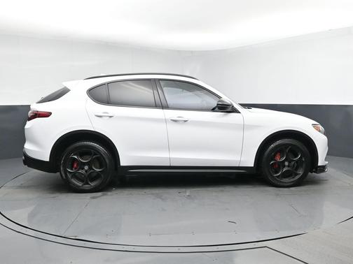 Alfa White 2018 Alfa Romeo Stelvio Sport