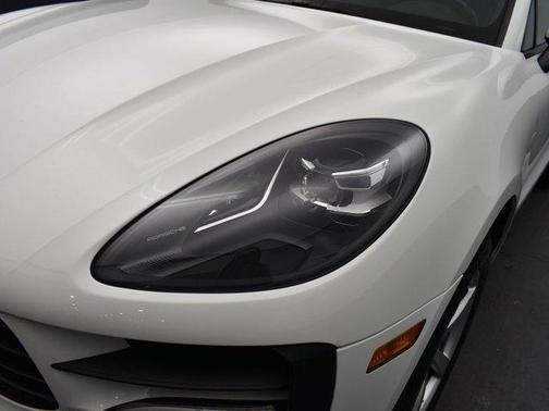 2021 Porsche Macan Base