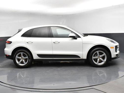 2021 Porsche Macan Base
