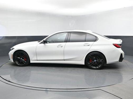 Alpine White 2024 BMW 330 330i
