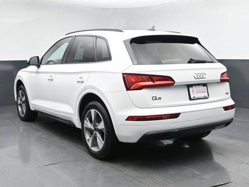 2020 Audi Q5 45 Titanium Premium
