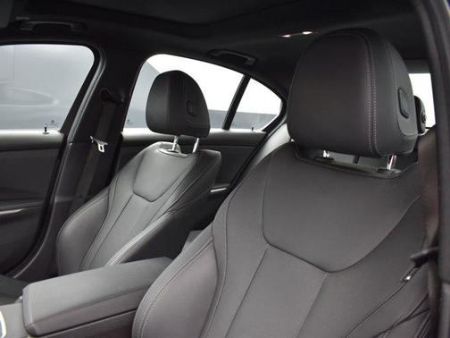 2024 BMW 330 i xDrive