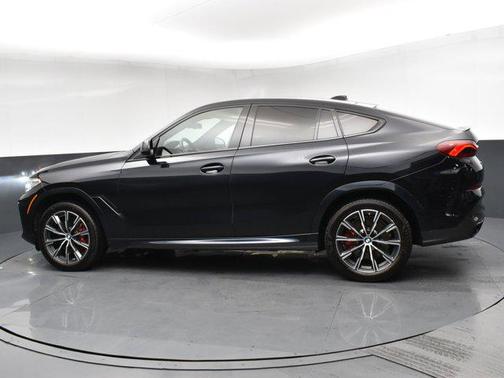 2022 BMW X6 M50i