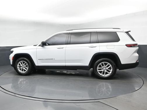 Bright White Clearcoat 2022 Jeep Grand Cherokee L Laredo