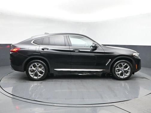 2025 BMW X4 xDrive30i