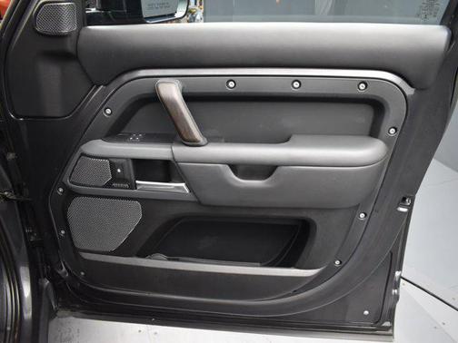 2023 Land Rover Defender 110 X-Dynamic SE