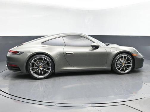 2022 Porsche 911 Carrera