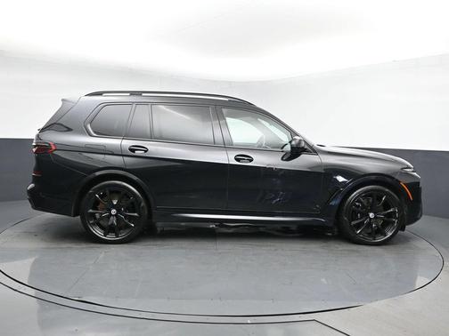 Black Sapphire Metallic 2023 BMW X7 M60i
