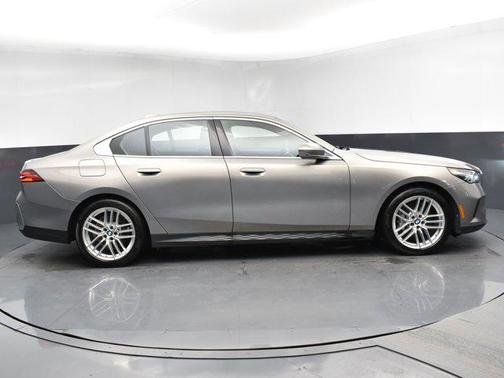 2024 BMW 530 i xDrive