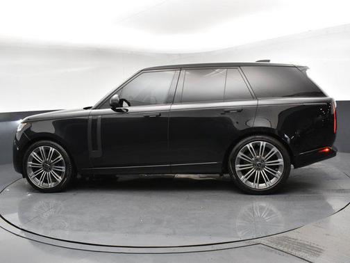 2023 Land Rover Range Rover P530 SE