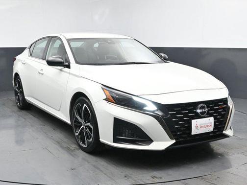 2023 Nissan Altima SR FWD