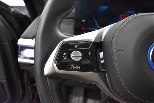 Dark Graphite Metallic 2024 BMW i7 eDrive50