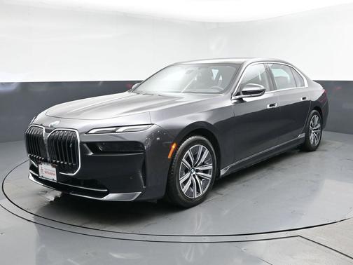 Dark Graphite Metallic 2024 BMW i7 eDrive50