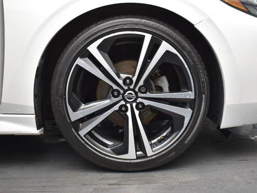 2020 Nissan Sentra SR