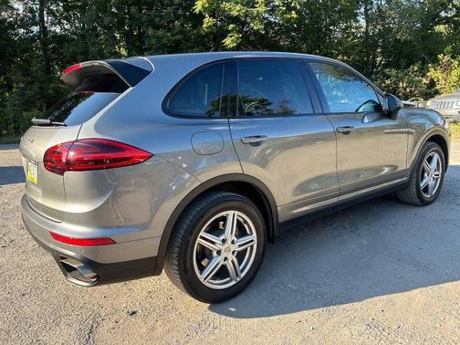 2016 Porsche Cayenne Cayenne