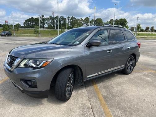 2017 Nissan Pathfinder Platinum