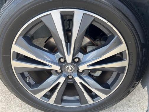 2017 Nissan Pathfinder Platinum