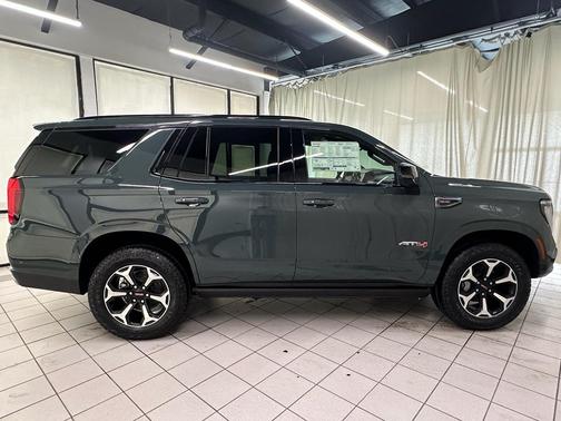 2026 GMC Yukon 4WD AT4