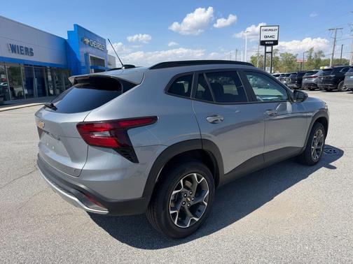 Sterling Gray Metallic 2025 Chevrolet Trax LT