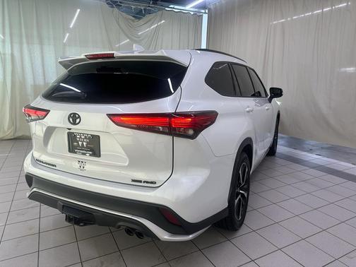 Wind Chill Pearl 2022 Toyota Highlander XSE