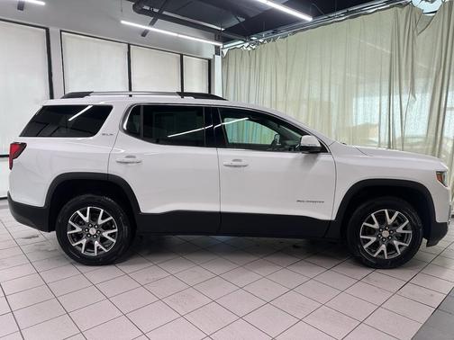 2023 GMC Acadia AWD SLT