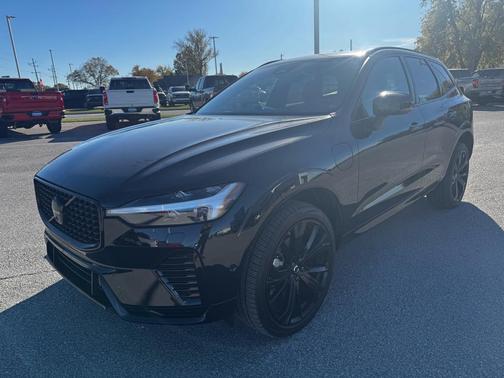 2024 Volvo XC60 Recharge Plug-In Hybrid T8 Ultimate Black Edition