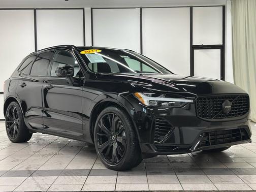 2024 Volvo XC60 Recharge Plug-In Hybrid T8 Ultimate Black Edition