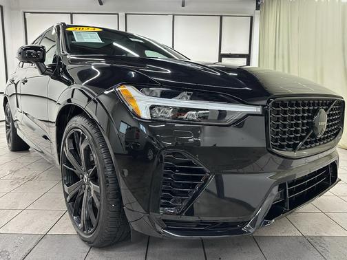 2024 Volvo XC60 Recharge Plug-In Hybrid T8 Ultimate Black Edition
