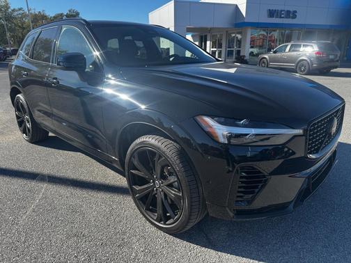 2024 Volvo XC60 Recharge Plug-In Hybrid T8 Ultimate Black Edition