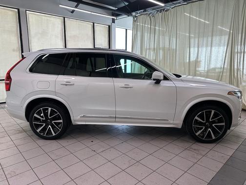 2024 Volvo XC90 B6 Plus Bright Theme 7-Seater
