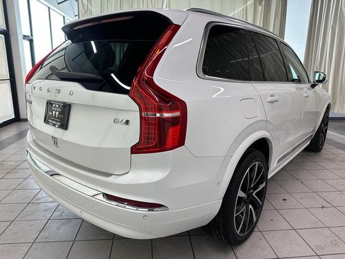 2024 Volvo XC90 B6 Plus Bright Theme 7-Seater