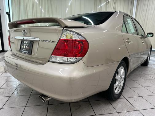 Desert Sand Mica 2005 Toyota Camry XLE