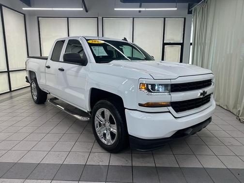 Summit White 2019 Chevrolet Silverado 1500 Custom