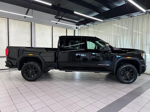 2025 GMC Sierra 2500 AT4