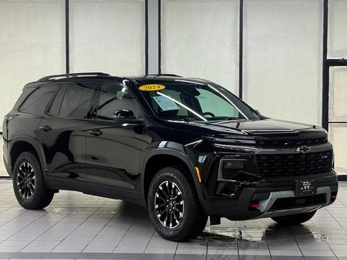 Mosaic Black Metallic 2024 Chevrolet Traverse Z71