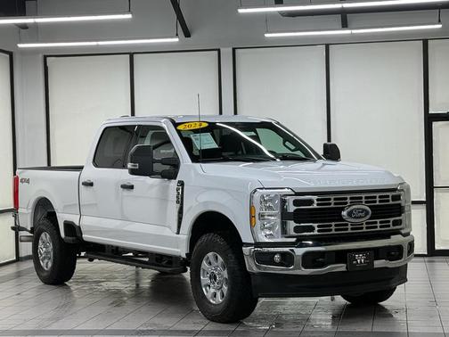 Oxford White 2024 Ford F-350 XLT