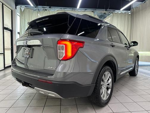 Carbonized Gray Metallic 2022 Ford Explorer XLT
