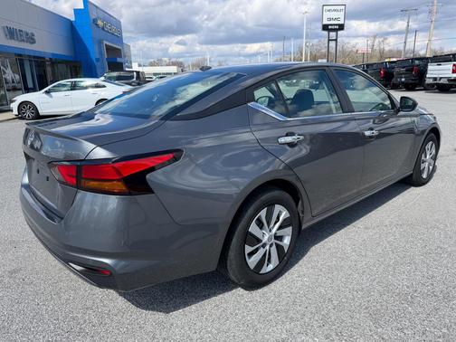 2025 Nissan Altima S FWD