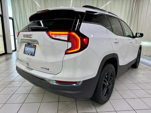 2024 GMC Terrain AWD AT4