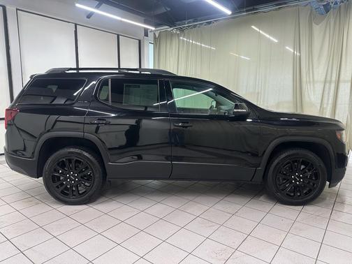 2023 GMC Acadia AWD SLT