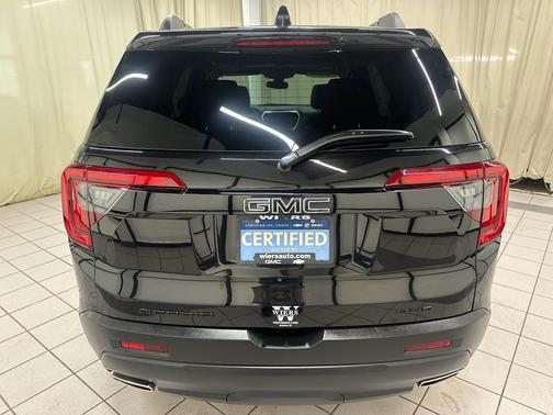 2023 GMC Acadia AWD SLT