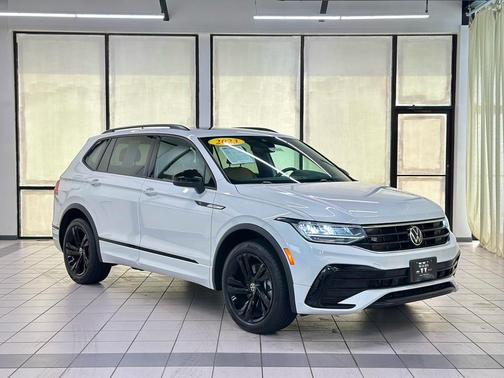 2023 Volkswagen Tiguan 2.0T SE R-Line Black 4MOTION