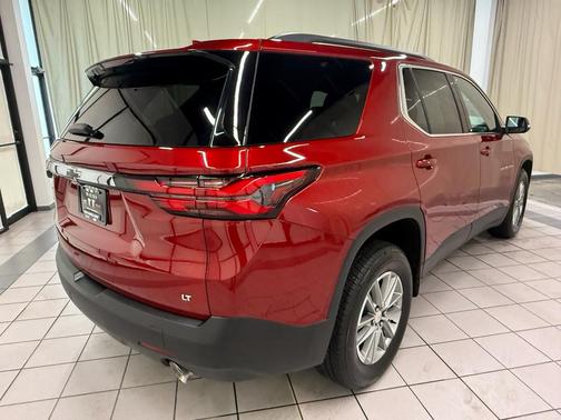 Radiant Red Tintcoat 2023 Chevrolet Traverse LT Cloth