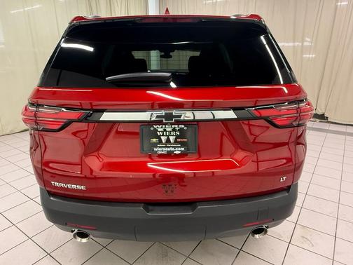 Radiant Red Tintcoat 2023 Chevrolet Traverse LT Cloth