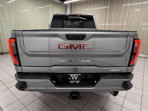 2025 GMC Sierra 2500 AT4
