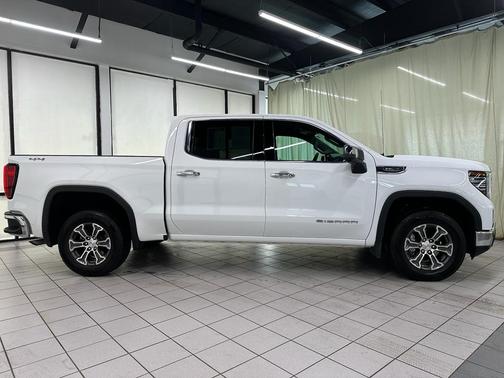 2025 GMC Sierra 1500 SLT