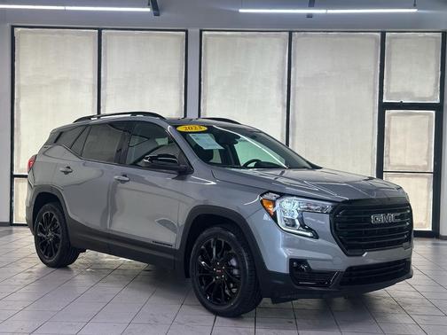Sterling Metallic 2023 GMC Terrain SLT