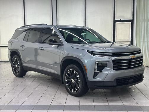 Sterling Gray Metallic 2026 Chevrolet Traverse LT