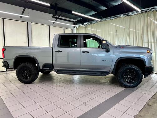 2025 Chevrolet Silverado 2500 4WD Crew Cab Standard Bed ZR2